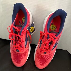 Brooks Women's Orange and Blue Sneakers
LAUNCH 9